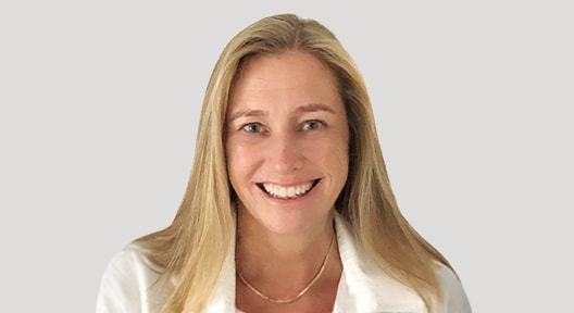 Anna bernasek headshot